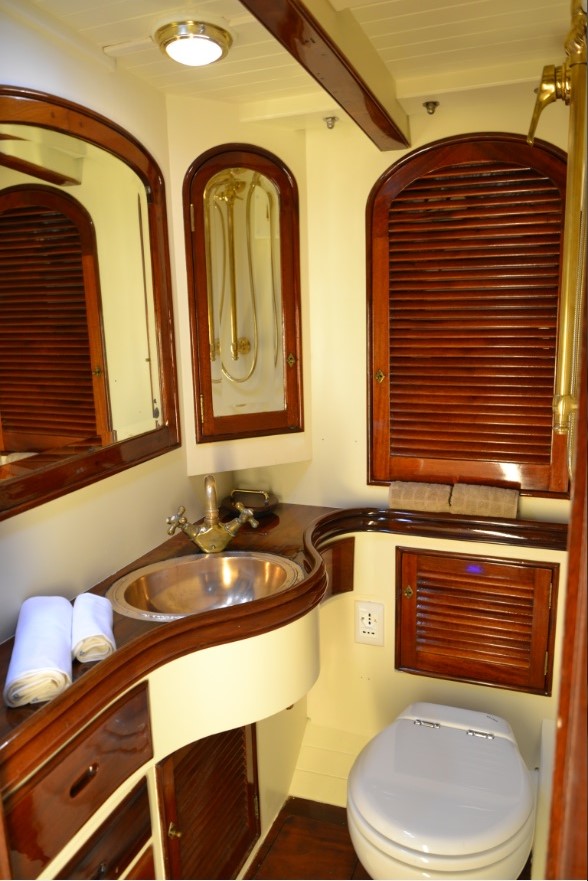 SY WHITEFIN - Ensuite.jpg