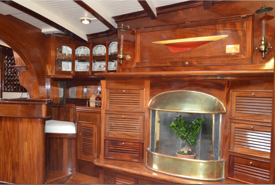 SY WHITEFIN - Salon 3.jpg