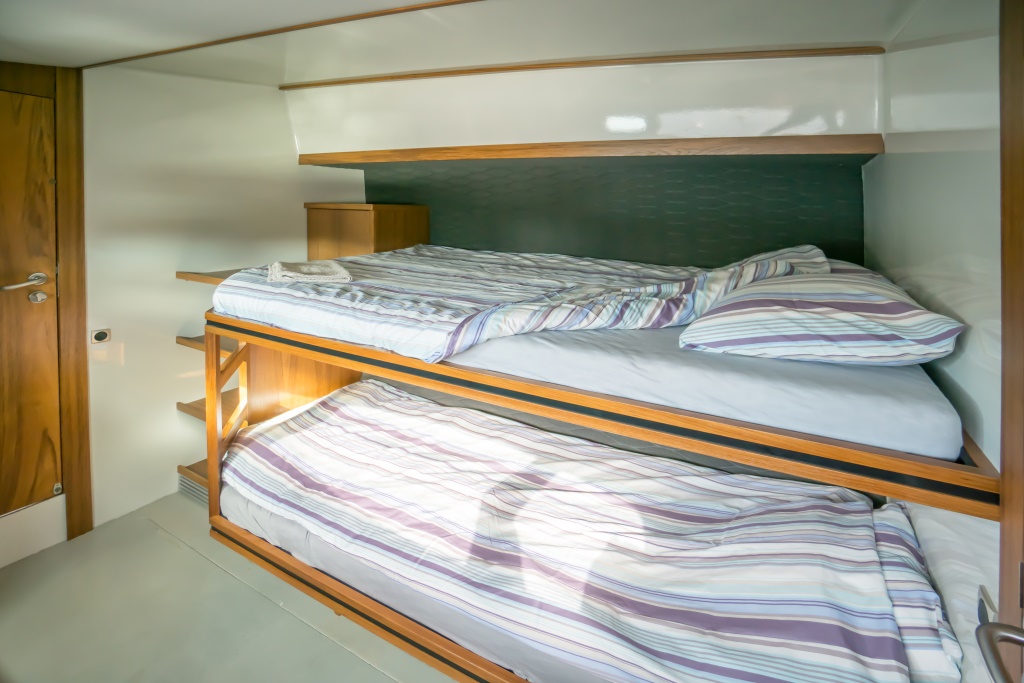 SY WILD CAT - Guest cabin.jpg
