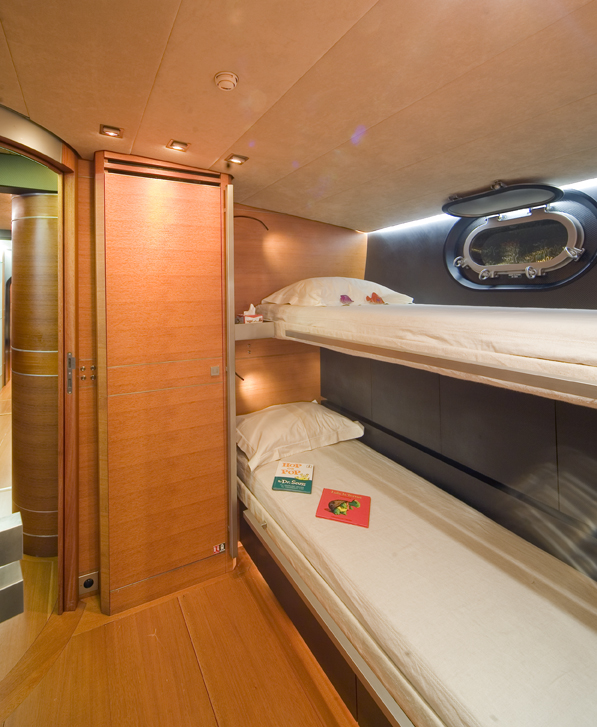 SY YAMAKAY - Bunk cabin.jpg