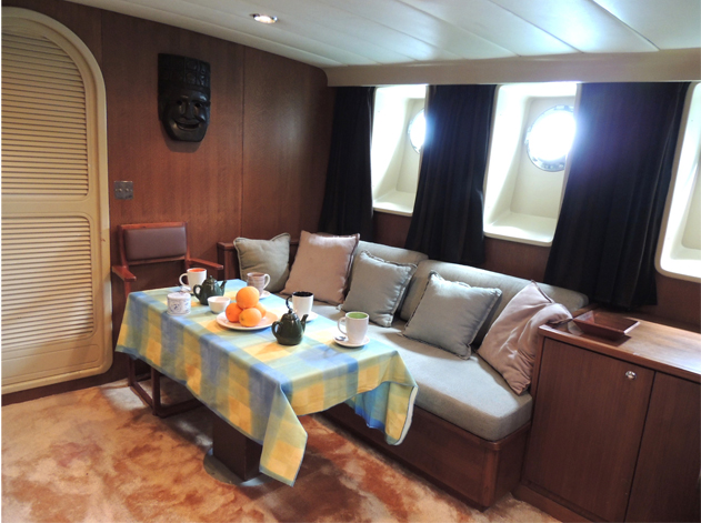 SYNOSTROMO - Casual dining.jpg