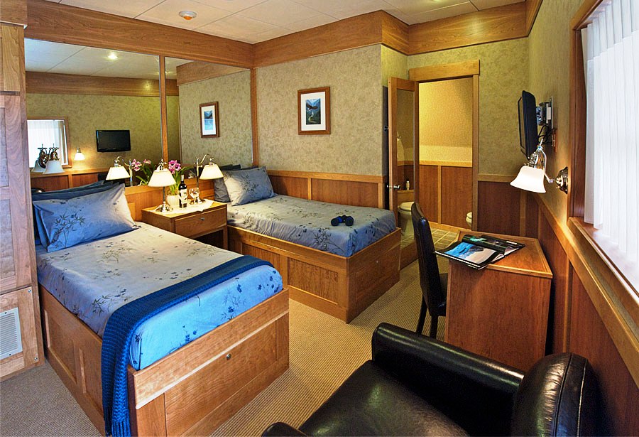 Safari Explorer - Stateroom Twin.jpg