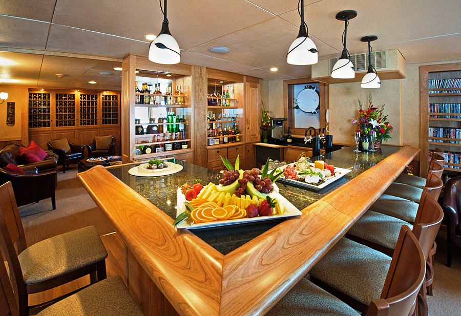 Safari Explorer - The Bar.jpg