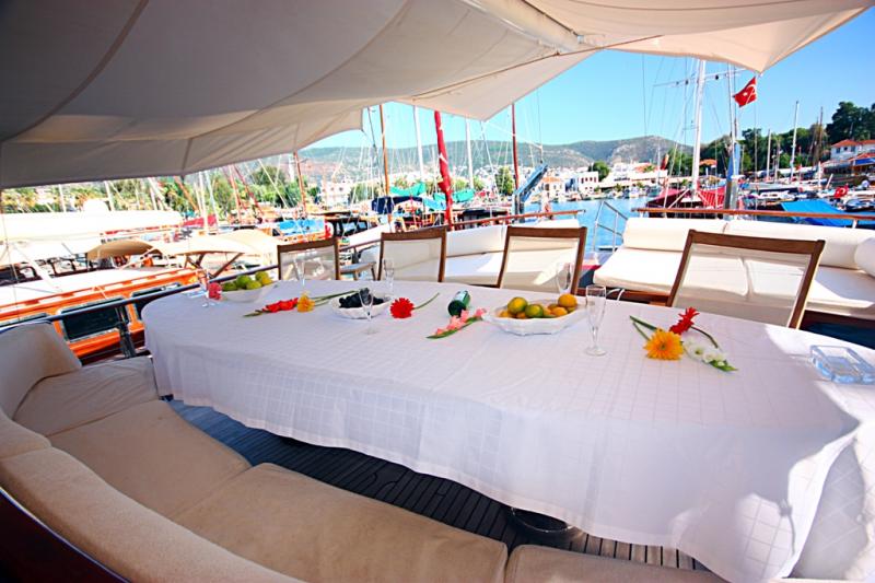 Sagapo - Aft Dining.jpg