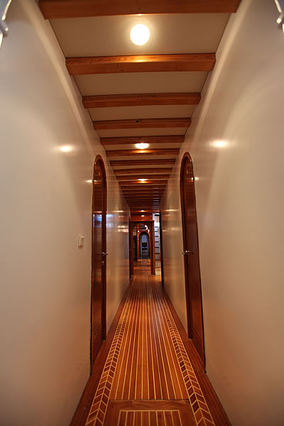 Sail Yacht ANGELO II -  Companionway.jpg
