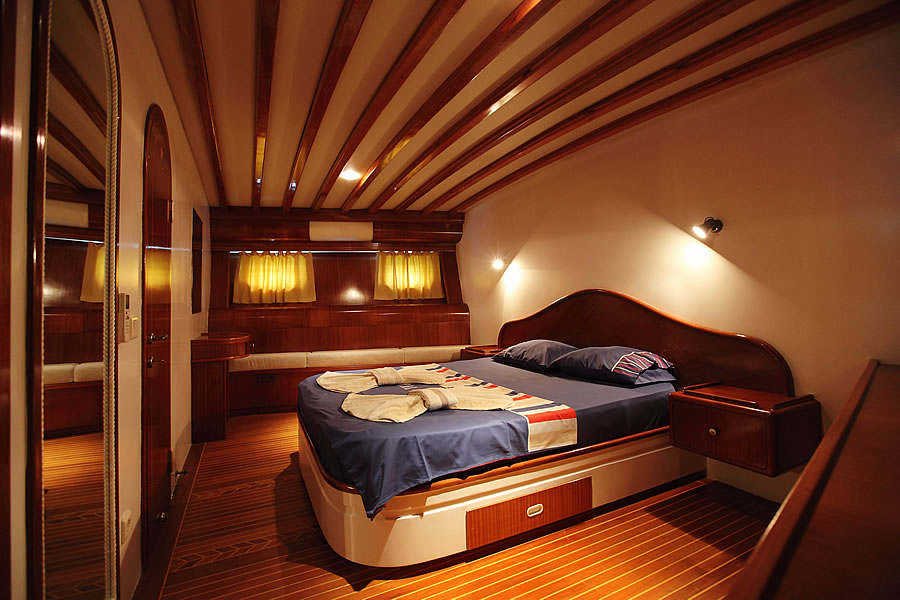 Sail Yacht ANGELO II -  Guest Cabin.jpg
