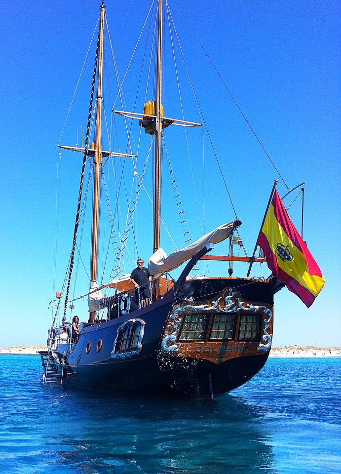 Sail Yacht DOLPHIN - Aft View.jpg