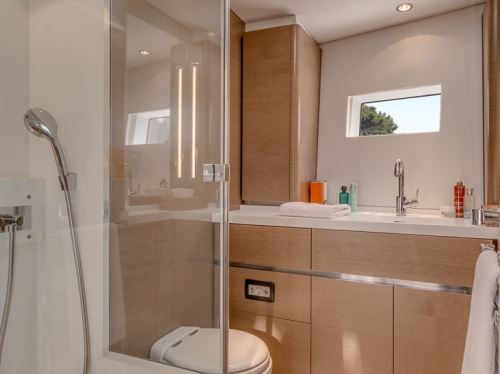 Sail Yacht LEO -  Master Ensuite.jpg