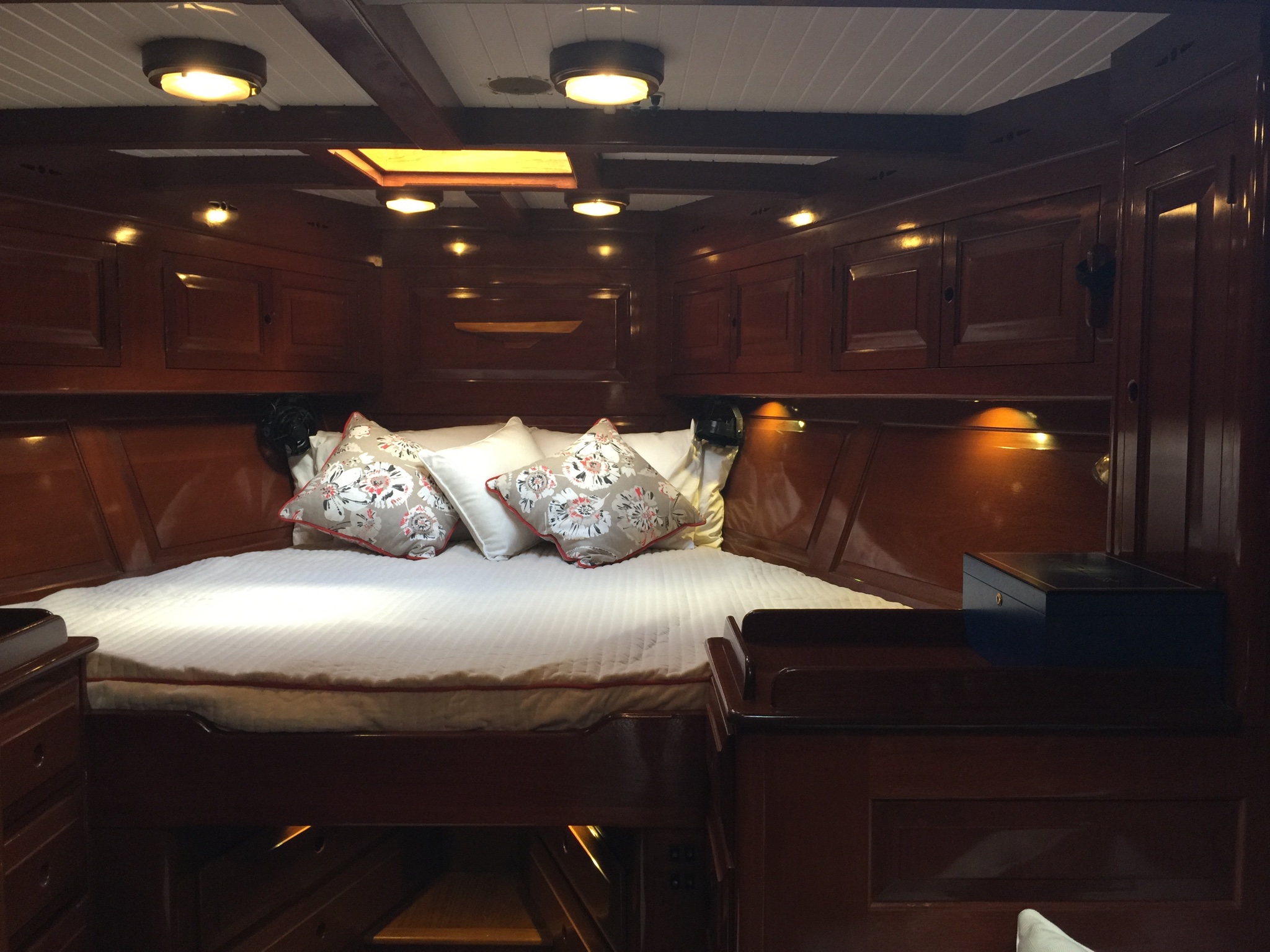 Sail Yacht NORTHERN STAR - Master Cabin.jpg