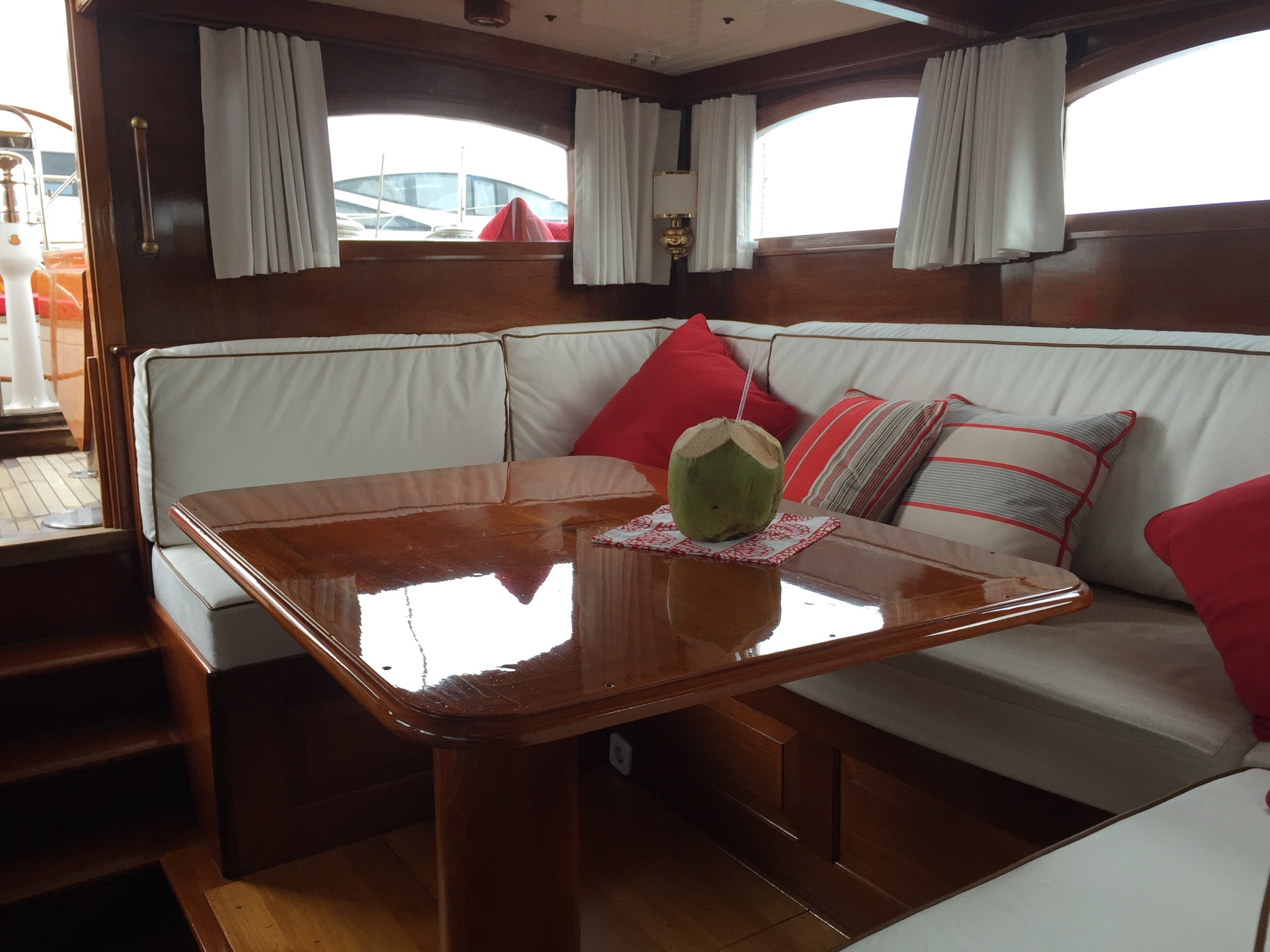 Sail Yacht NORTHERN STAR - Salon Seating 2.jpg