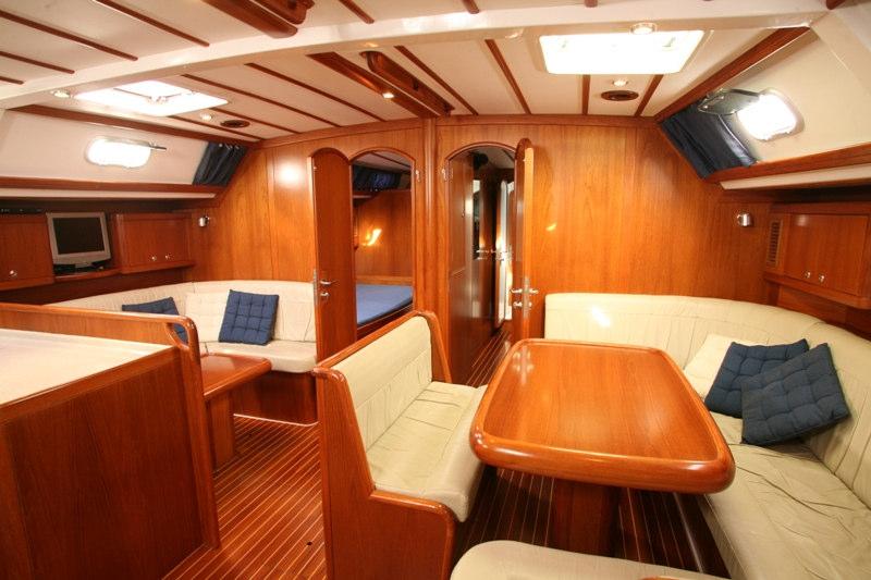 Sail yacht ATREVIDA - Salon.jpg