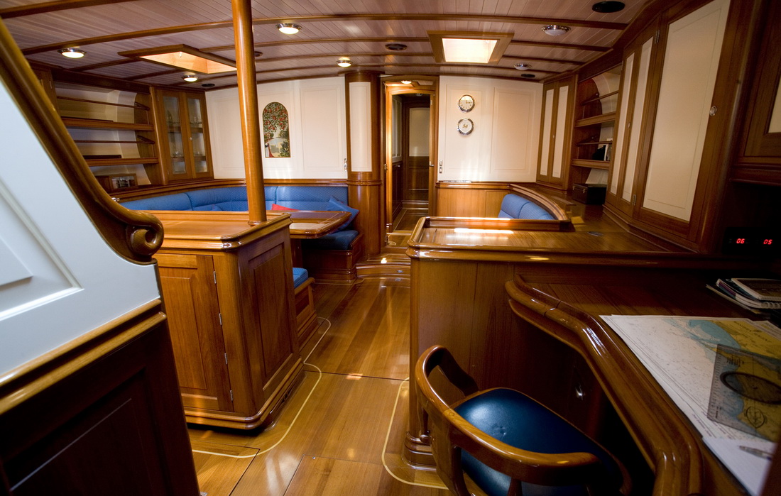 Sail yacht COPIHUE -  Salon 2.jpg