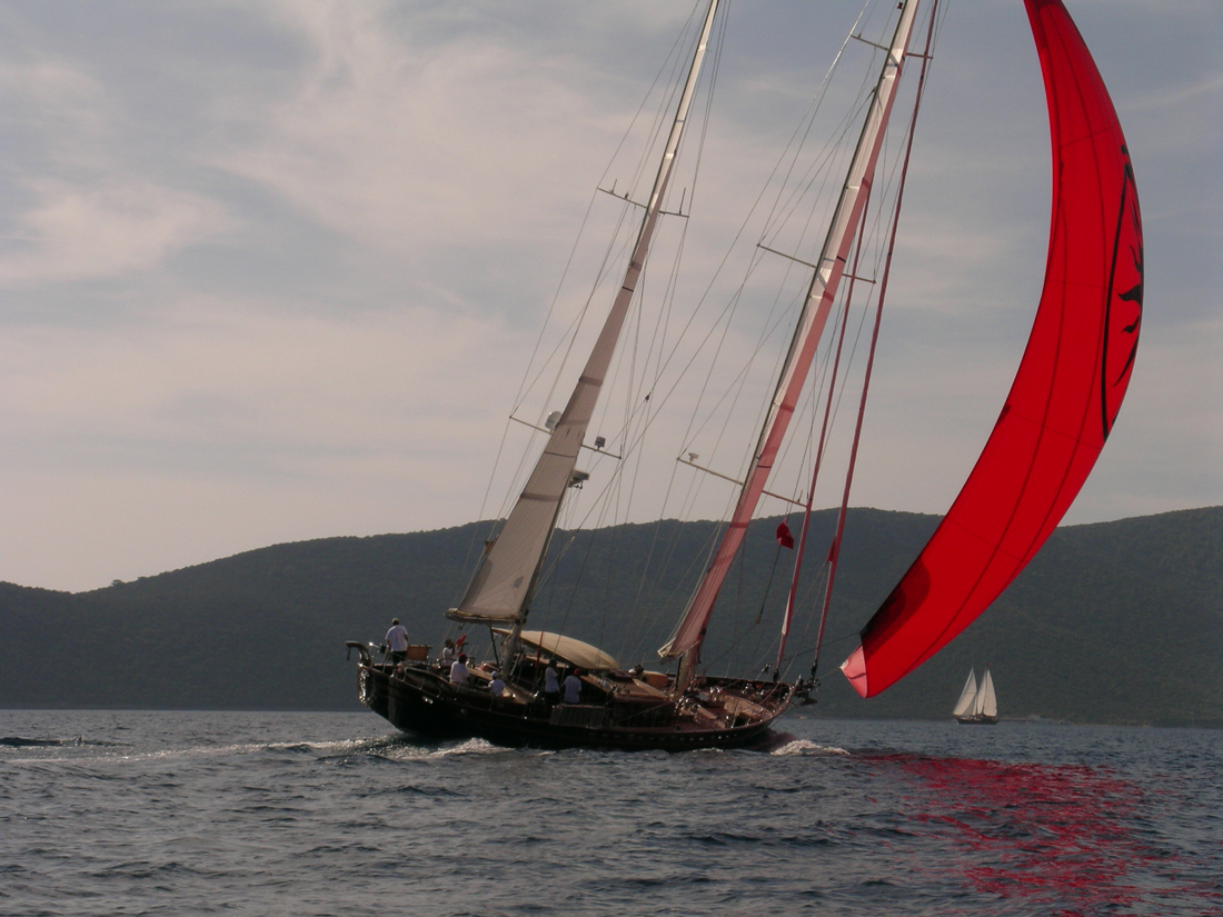 Sail yacht ILIOS -  Cruising with Spinaker.jpg
