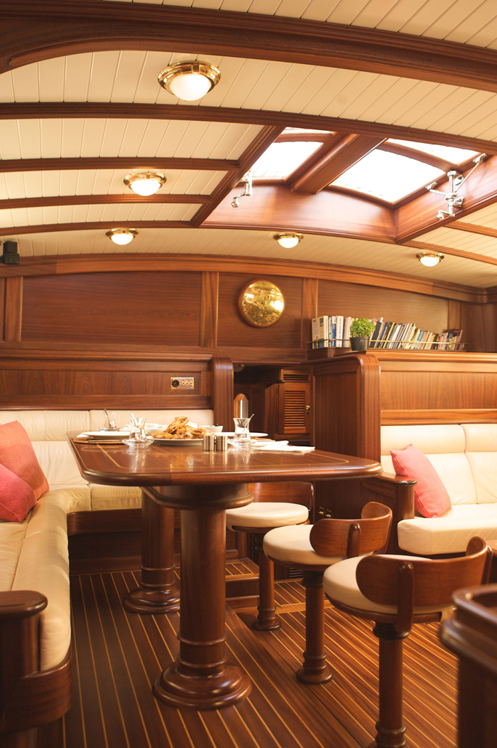 Sail yacht ILIOS -  Dining Table.jpg