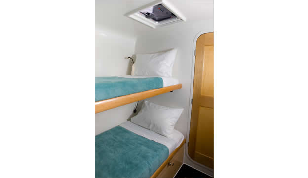 Sailing Catamaran Zenyatta - Bunks.jpg