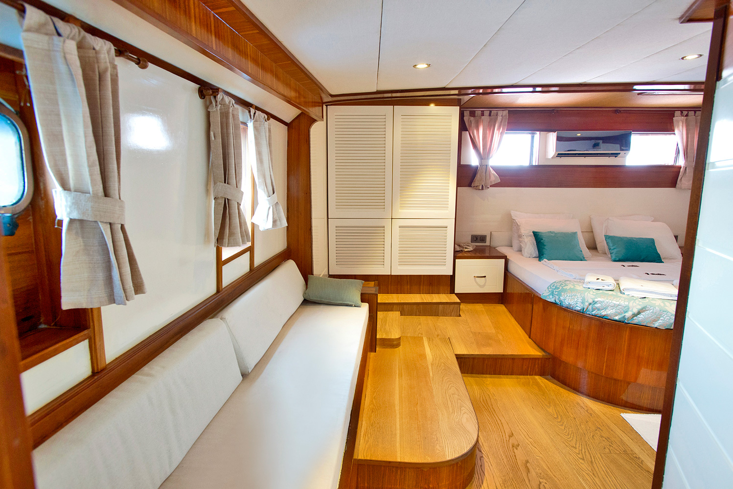 Sailing Gulet MASKE 2 - View into cabin.jpg