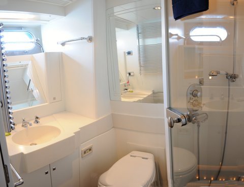Sailing Yacht Billy Budd 2 -  Master Ensuite.jpg