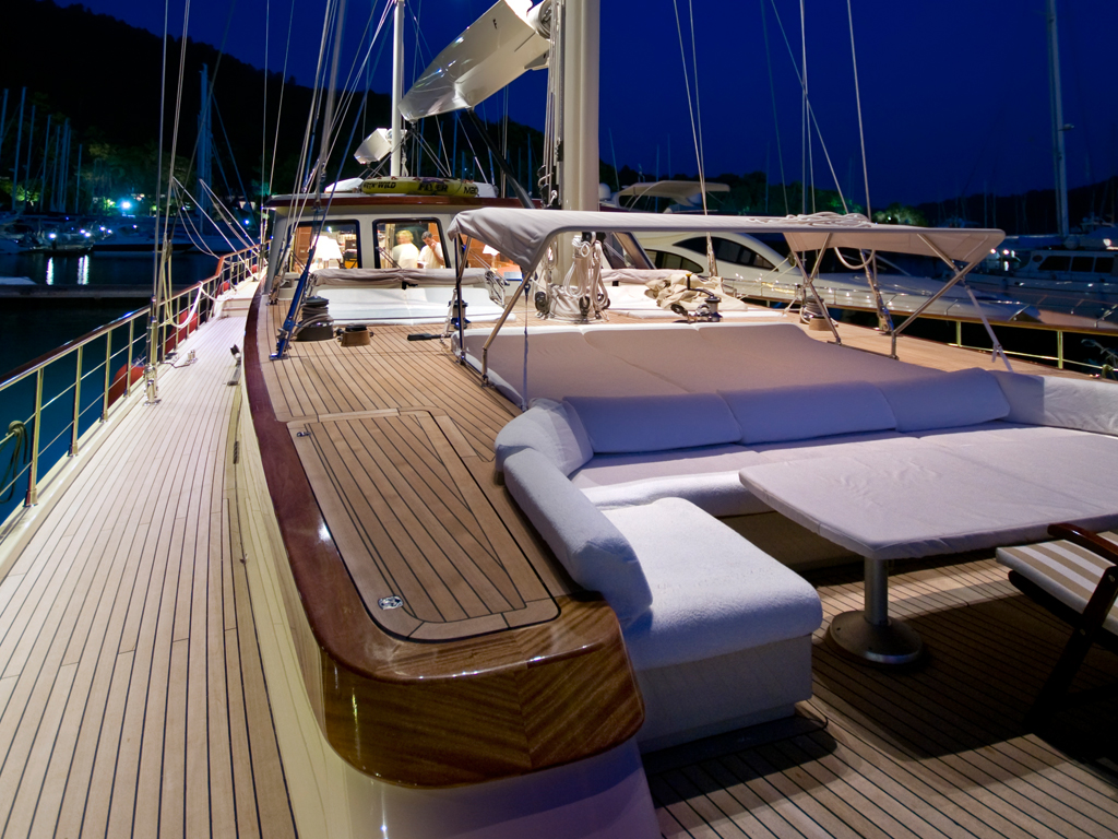 Sailing Yacht DAIMA - Forward Decking.jpg