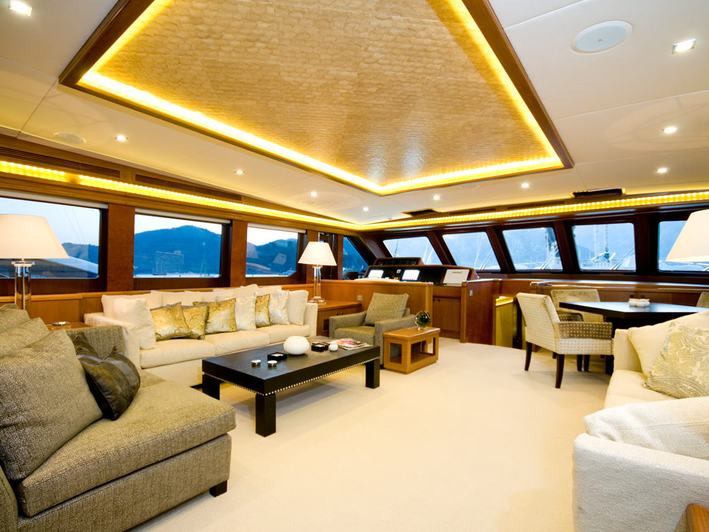 Sailing Yacht DAIMA - Saloon.jpg