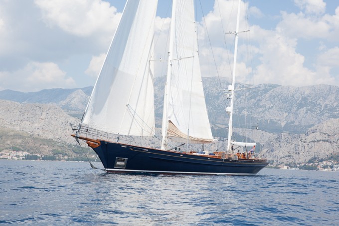 Sailing Yacht HELIYACHTS 115 .jpg
