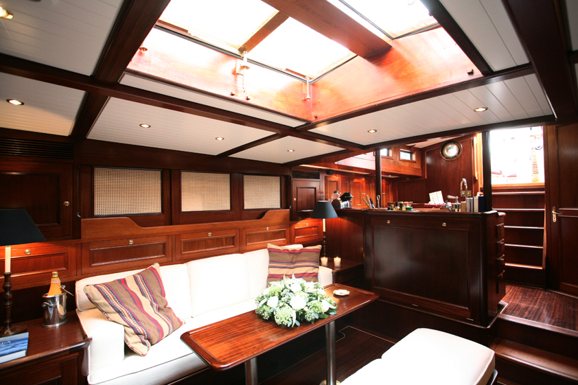 Sailing Yacht KIM - Saloon 2.jpg