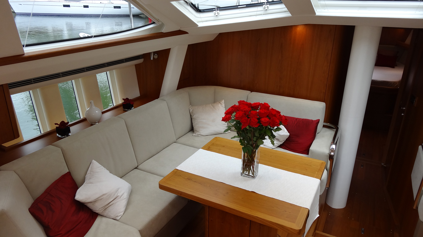 Sailing Yacht SPIRIT - Salon.jpg