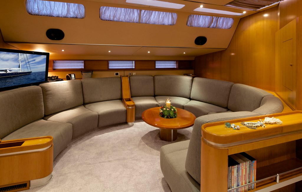Sailing yacht AMADEUS - Salon.jpg