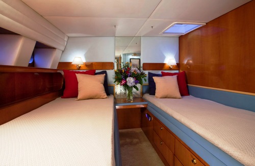 Sailing yacht APACHE -  Twin Cabin.jpg