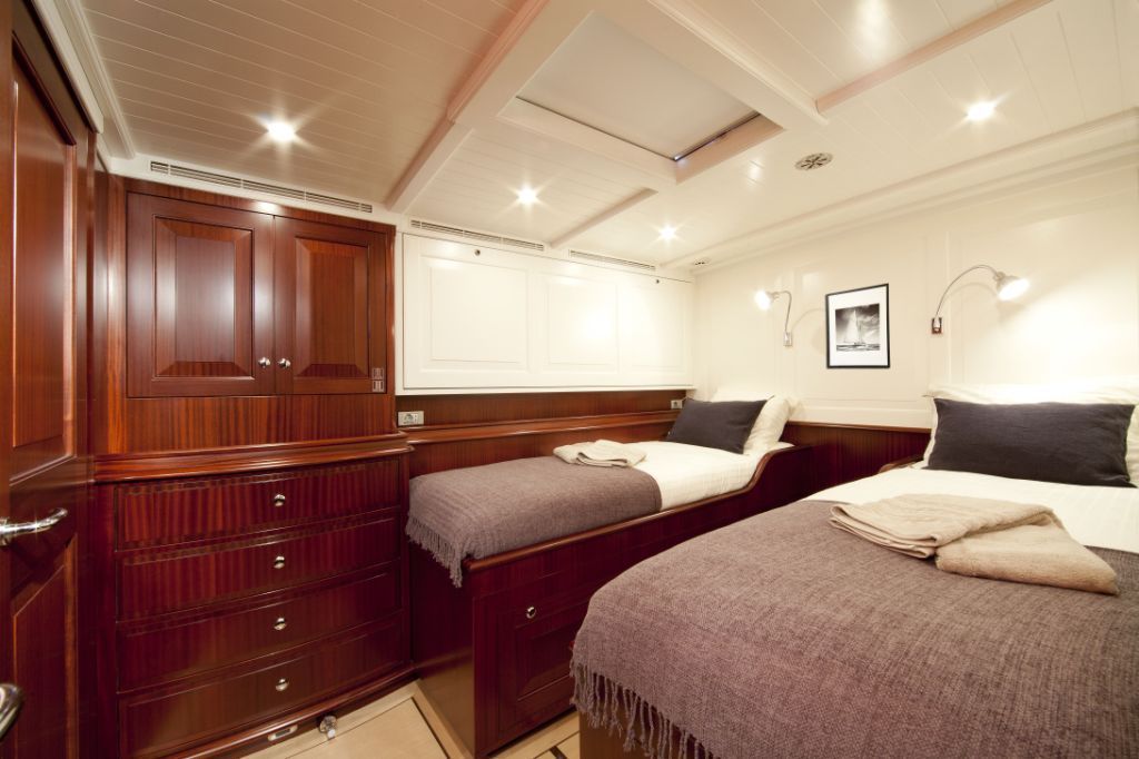 Sailing yacht Annagine - Twin Cabin - Convertible.jpg