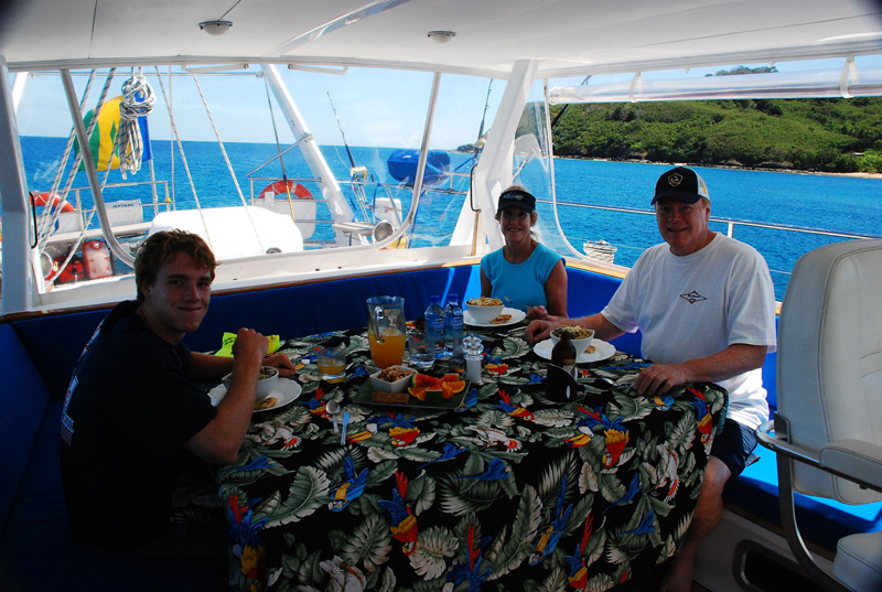 Sailing yacht KE-AMA II -  Al fresco dining.jpg