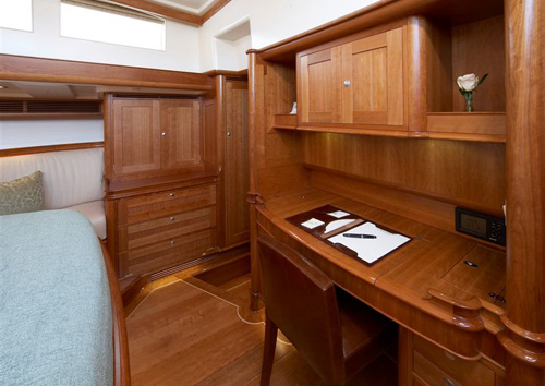 Sailing yacht KEALOHA -  Office Space.jpg