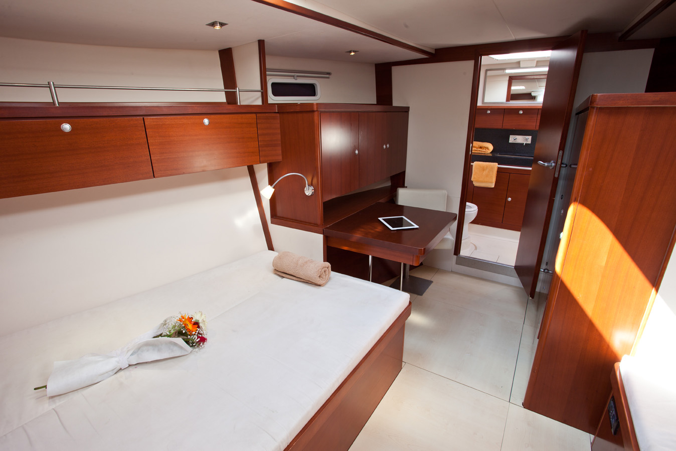 Sailing yacht MODUS VIVENDI -  Master Cabin.jpg