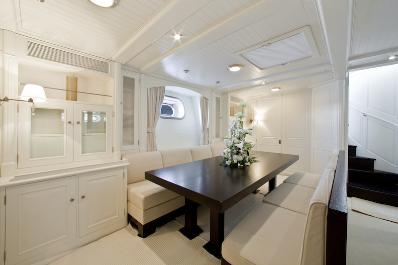 Sailing yacht Mary Cha III - dining.jpg