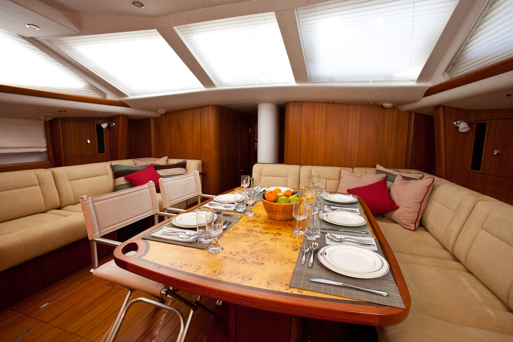 Sailing yacht NEKI -  Salon.jpg