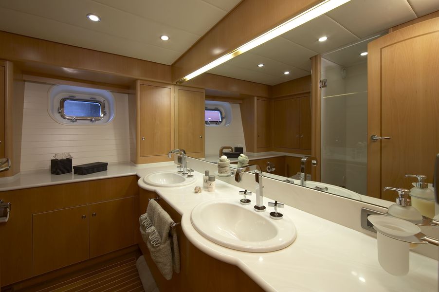 Sailing yacht Nephele -  Bathroom.jpg