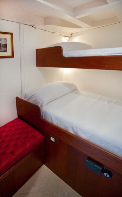 Sailing yacht Oriander -  Twin Cabin 2.jpg