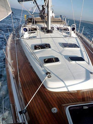 Sailing yacht POINT 02 -  Foredeck.jpg