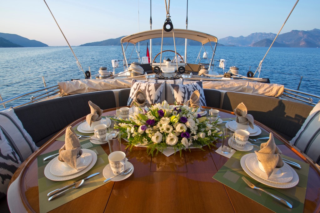 Sailing yacht SAVARONA - Alfresco dining.jpg