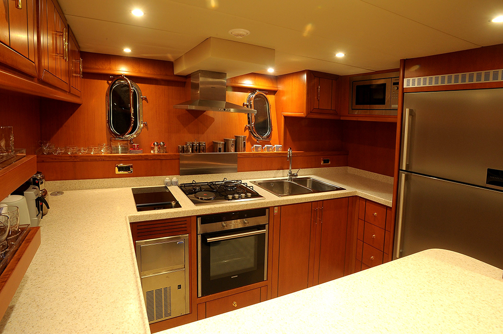 Sailing yacht TANGO CHARLIE - Galley.jpg