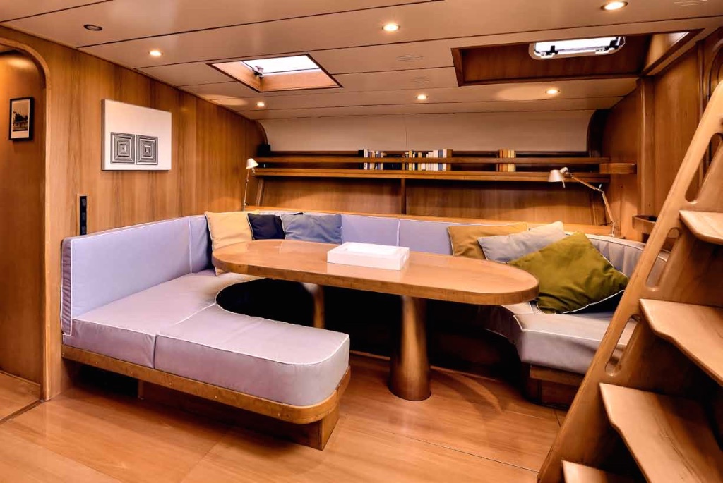 Sailing yacht TESS - Salon.jpg
