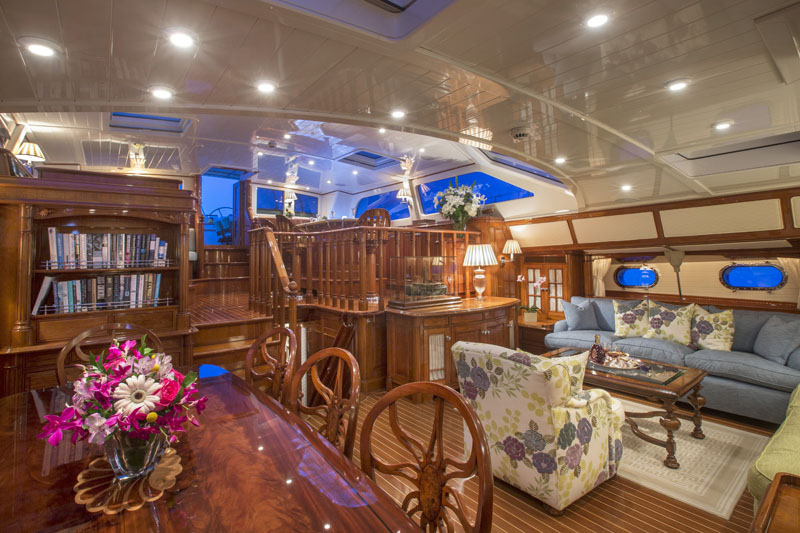 Sailing yacht WHISPER -  Main salon.jpg