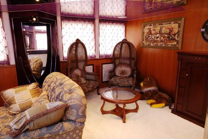 Saint Nicholas -  Skylounge detail.jpg