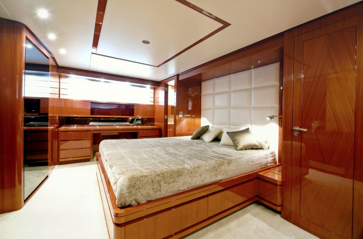 San Lorenzo Yacht GPS -  Master Cabin.jpg