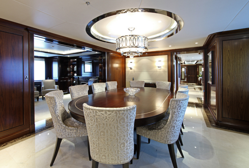 Seanna megayacht dining-001.jpg
