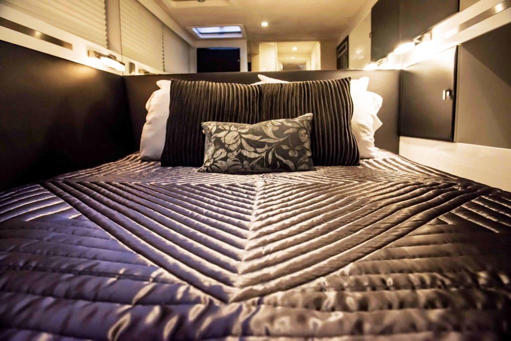 Sunreef 62 Cat FIREFLY -  Guest Cabin 2.jpg