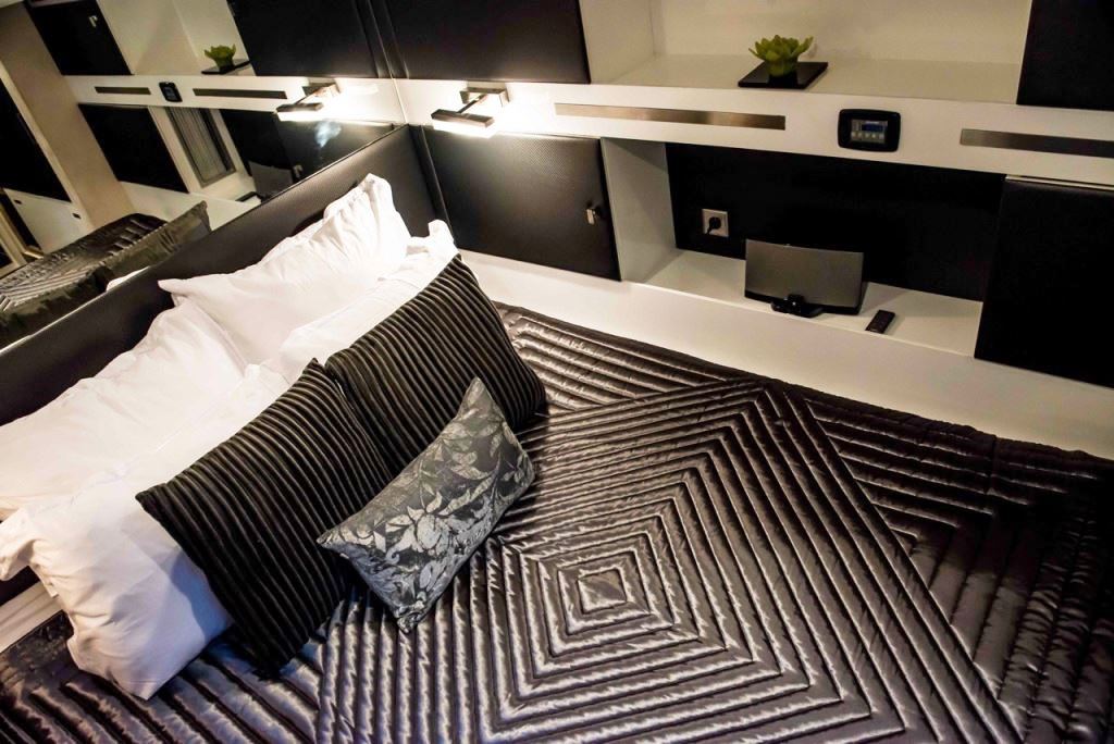 Sunreef 62 Cat FIREFLY -  Guest Cabin 4.jpg