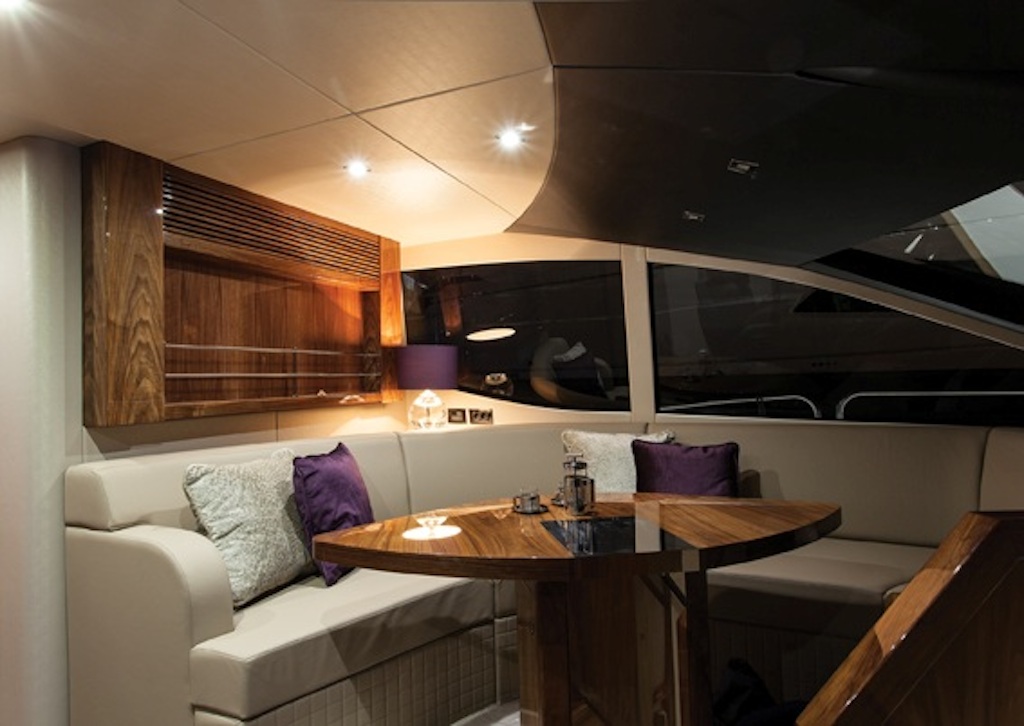 Sunseeker HIGH ENERGY yacht - Helm observation area.jpg