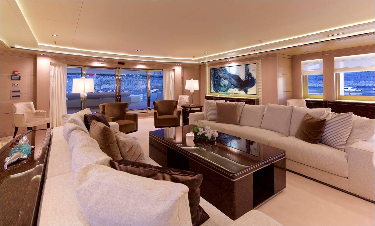 Super Yacht O'PARI3 - Salon.jpg