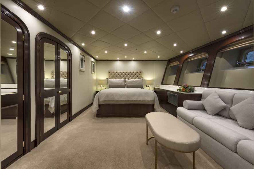 Super yacht THE WELLESLEY - Double cabin.jpg