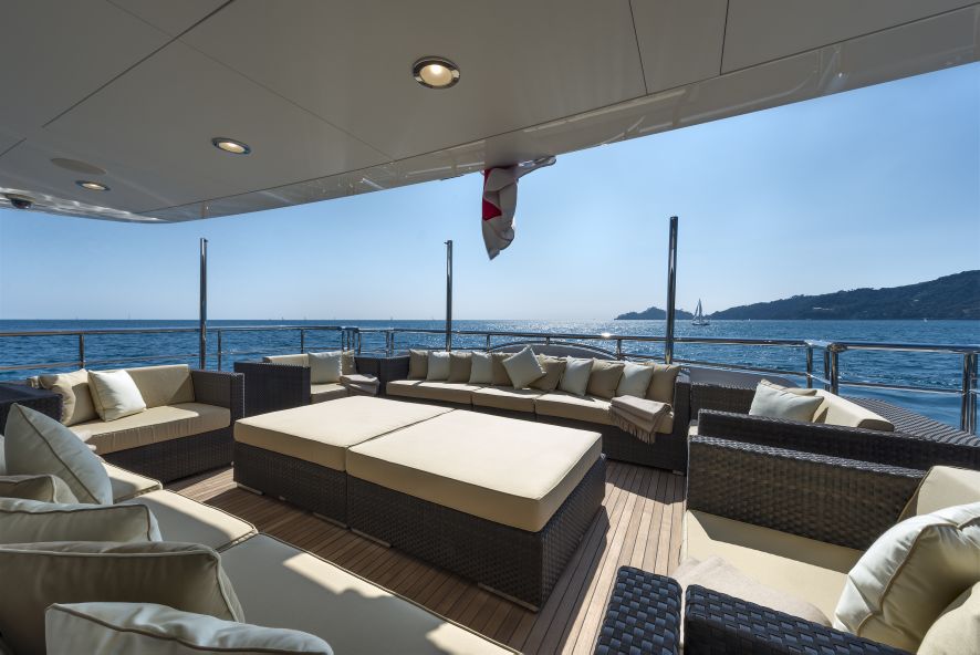 Super yacht THE WELLESLEY - Lower aft deck.jpg